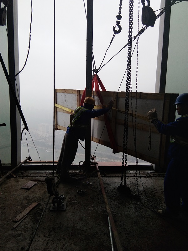 重庆大件设备吊装公司哪家好，腾跃设备吊装技
